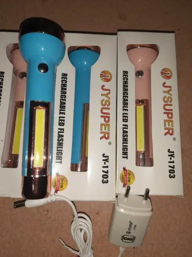 RECHARGABLE LED FLASHLIGHT WITH CHARGER